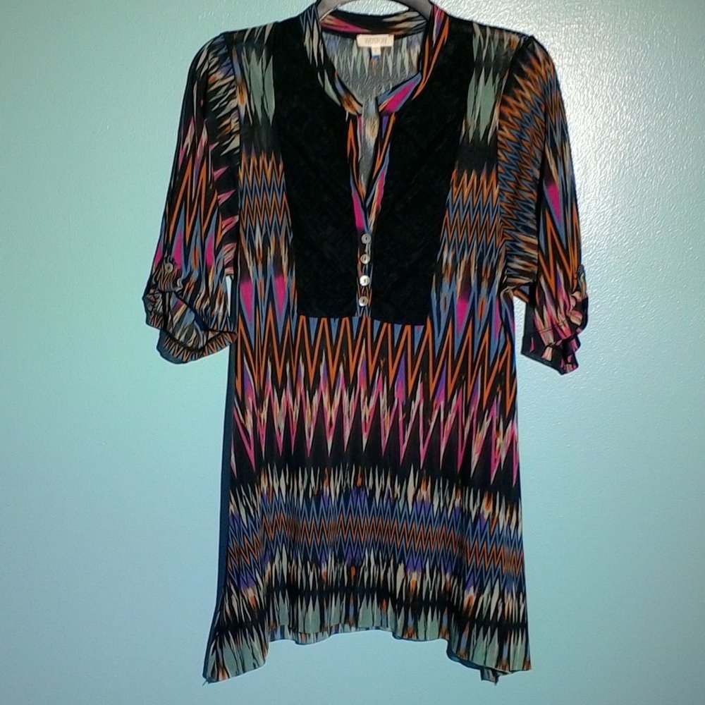 Weston L multi-colored tunic top with black lace